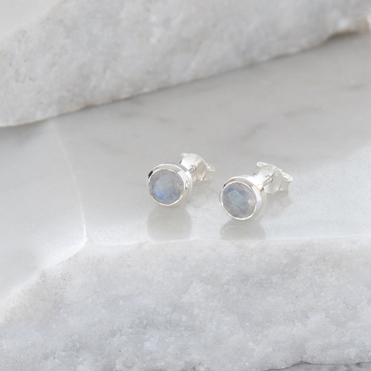 Sterling silver moonstone stud earrings outlet