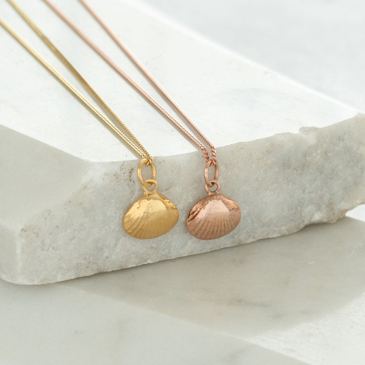 Tiny sales shell choker