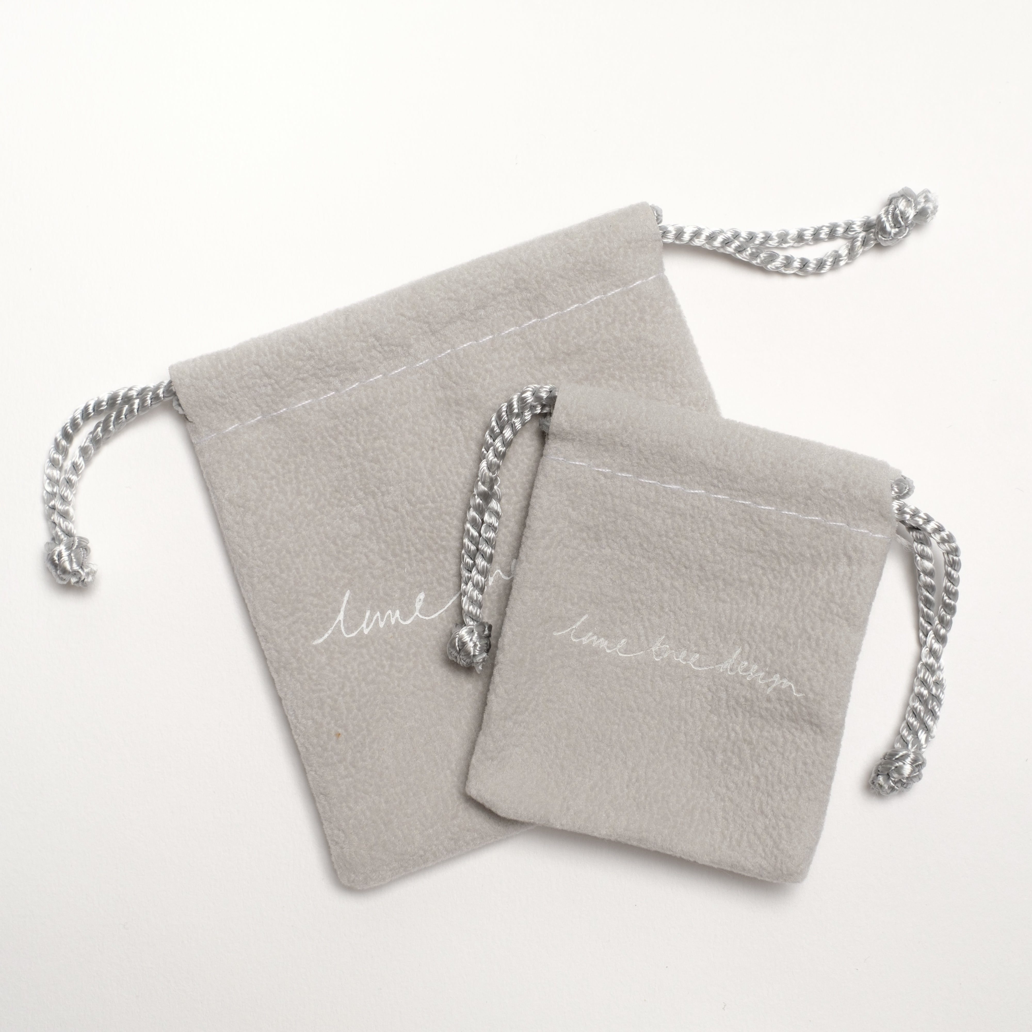 charm pouch packaging
