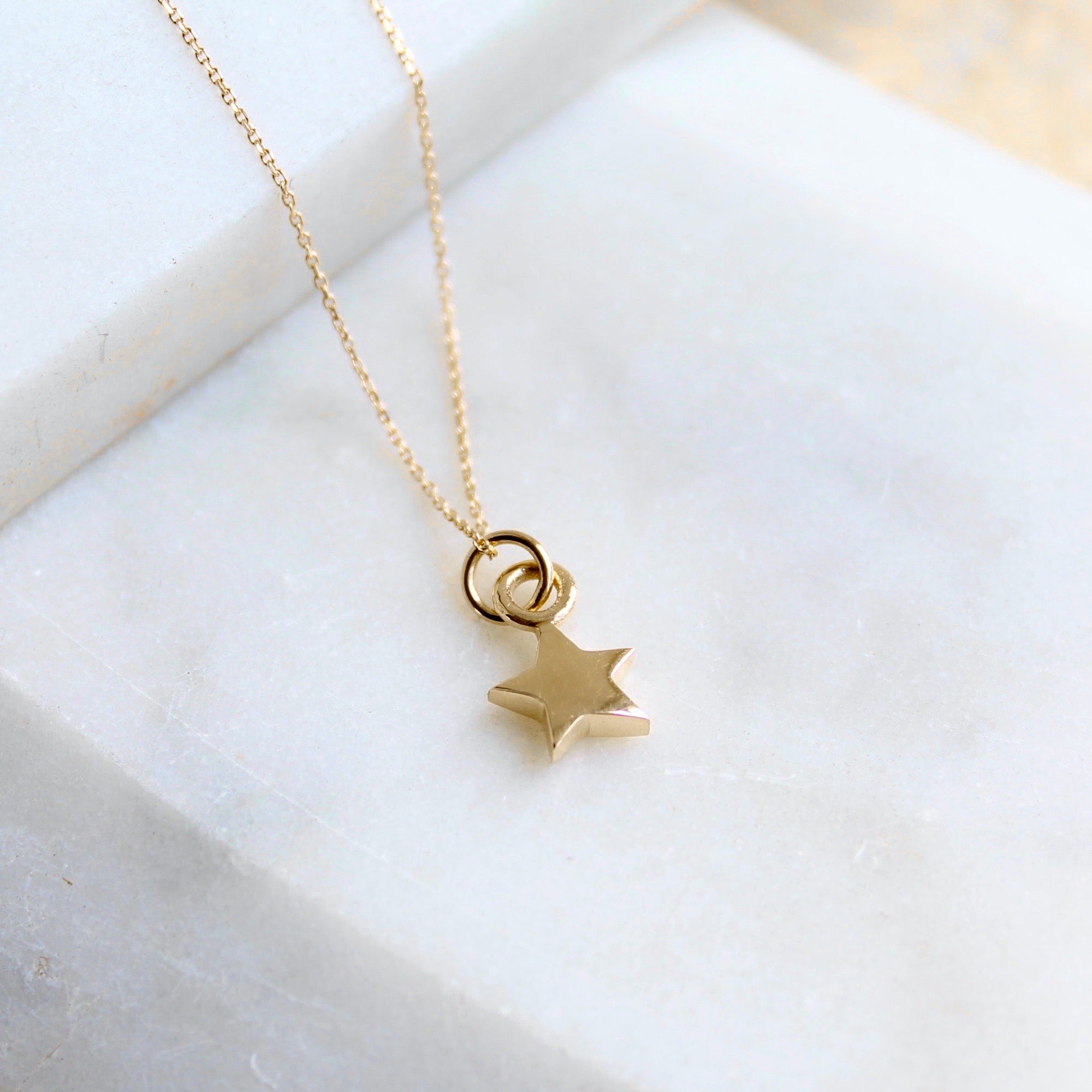14ct gold star necklace