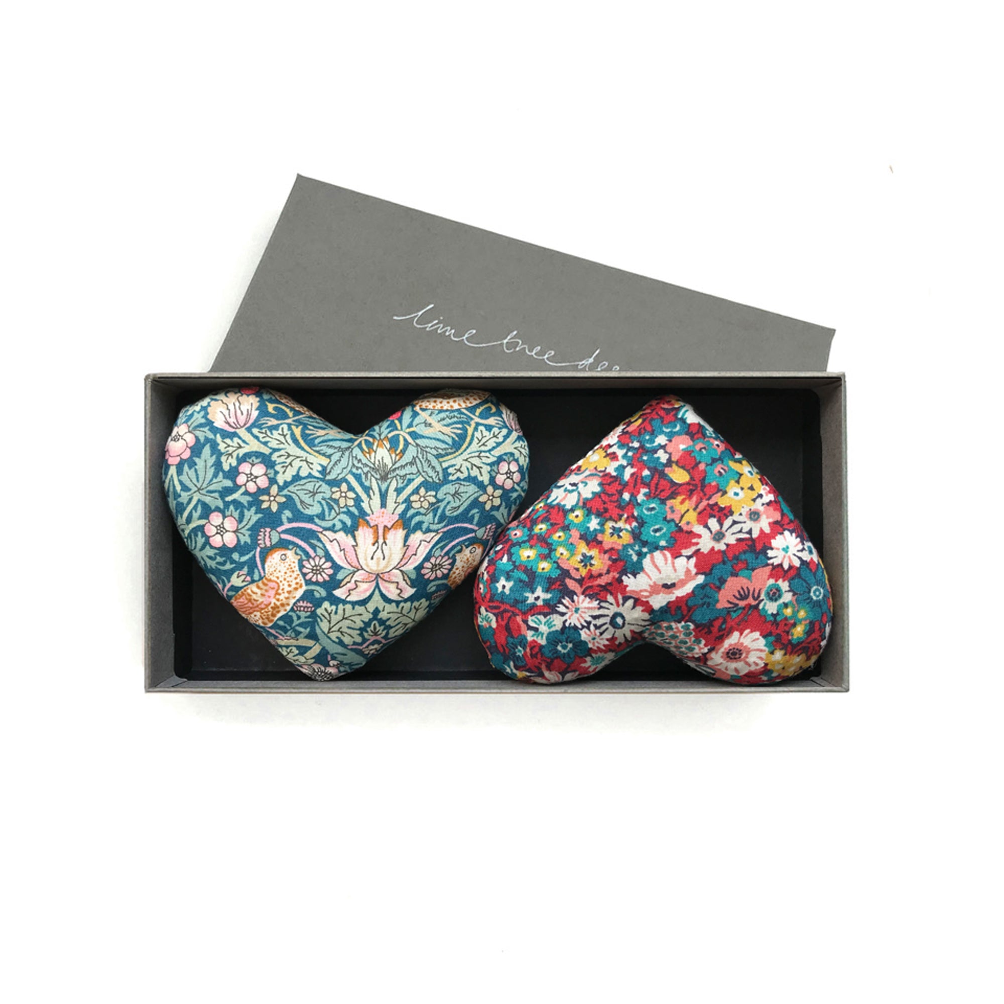 *NEW Box of 2 Lavender Hearts - Bonnie and Clyde