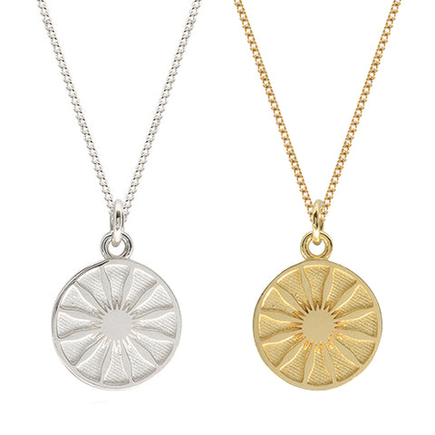 daisy medallion necklaces 