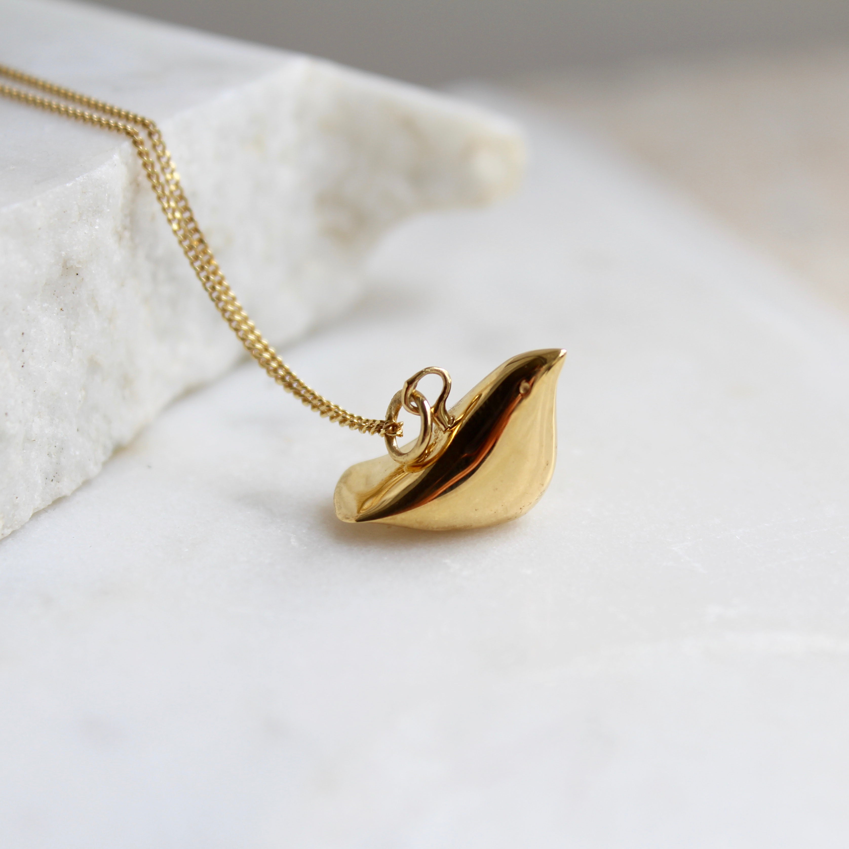 Bird pendant necklace deals