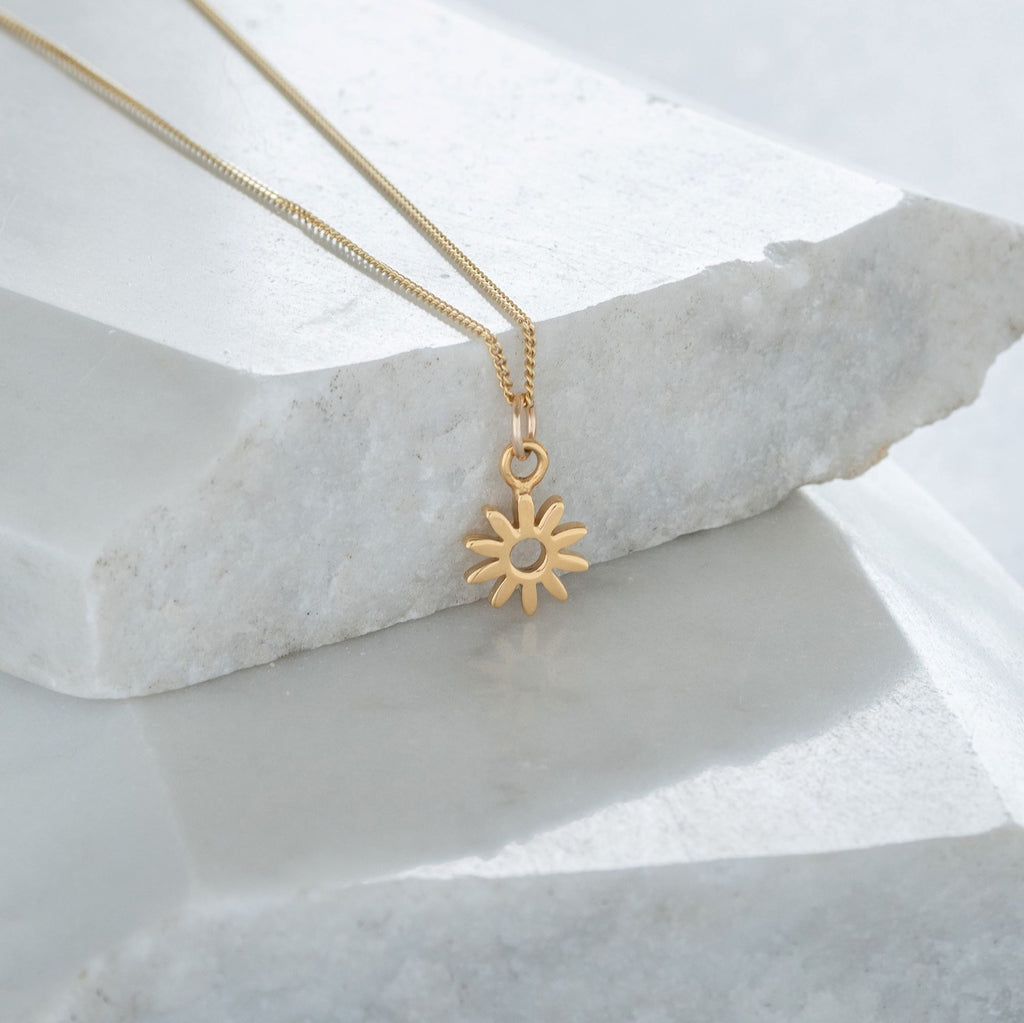 Tiny flower necklace deals